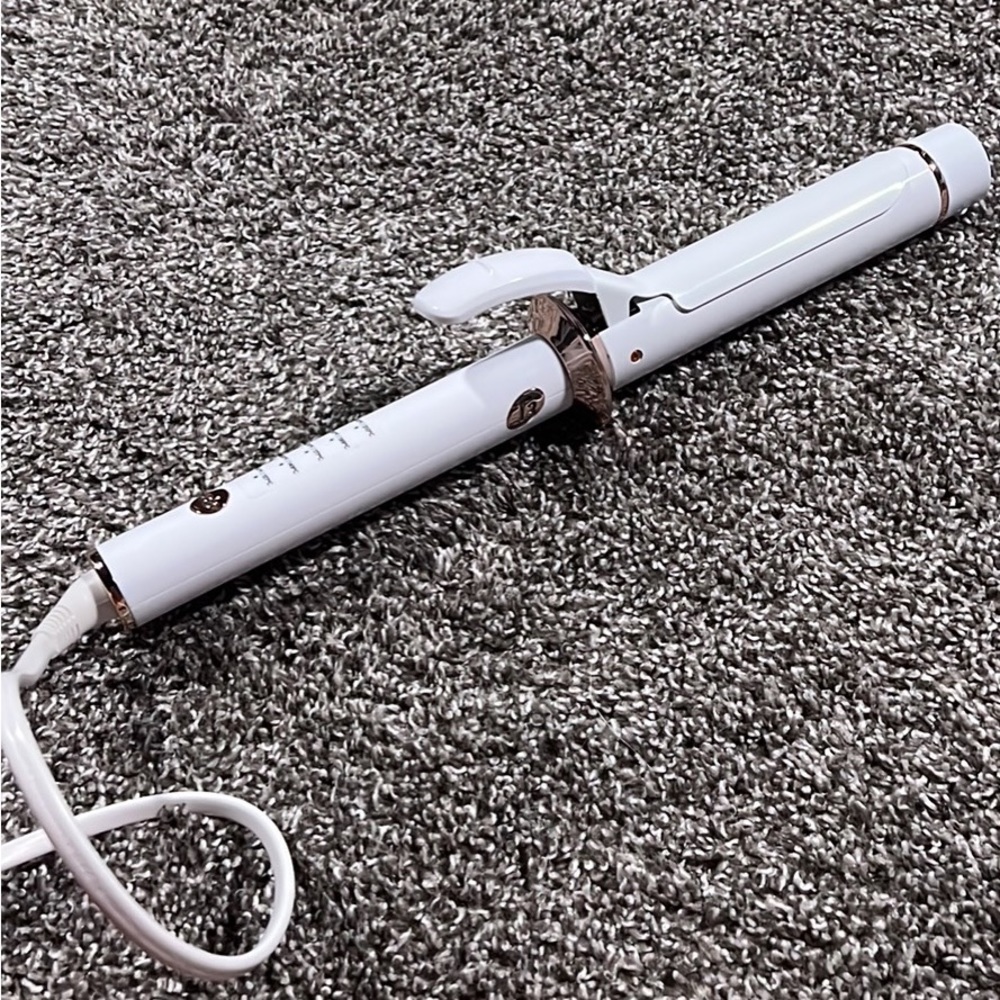 T3 curling iron